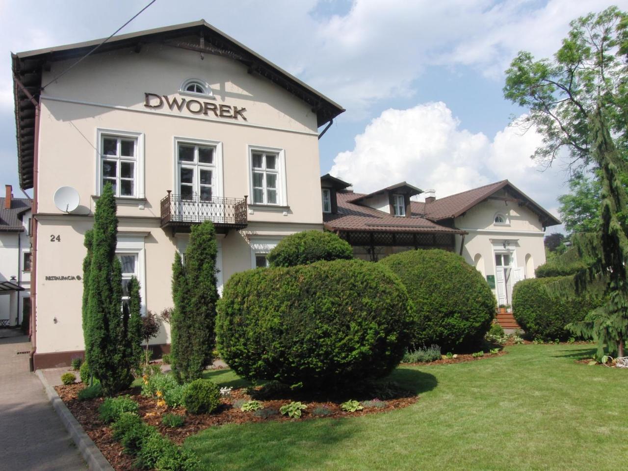 Hotel Dworek*** Скернєвіце Екстер'єр фото
