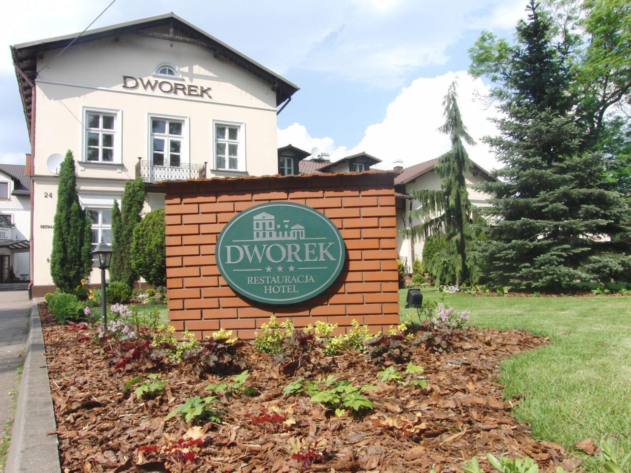 Hotel Dworek*** Скернєвіце Екстер'єр фото