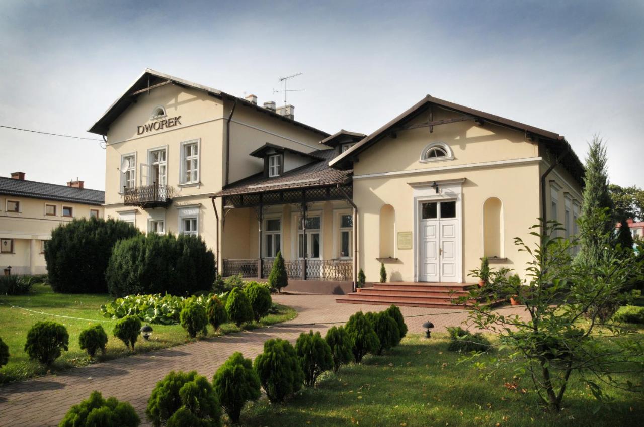 Hotel Dworek*** Скернєвіце Екстер'єр фото