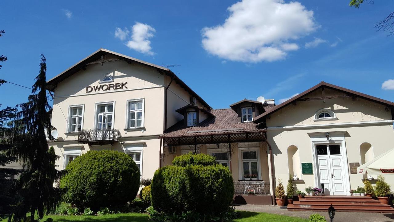 Hotel Dworek*** Скернєвіце Екстер'єр фото